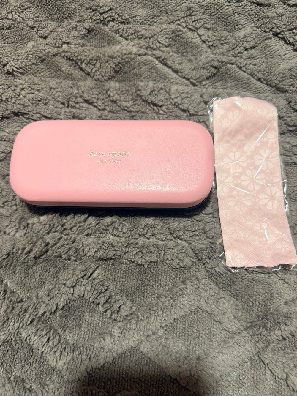 Kate Spade Pink and Green Glasses
Case